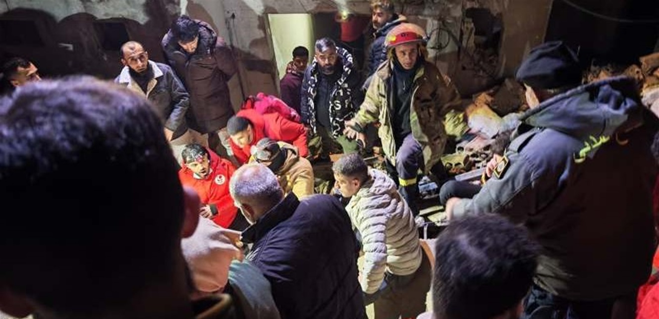 مصير الأب مجهول... هذه آخر المعلومات عن المبنى المنهار في طرابلس