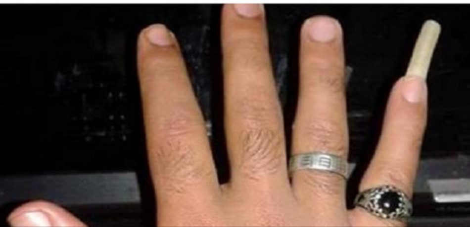 معلومة ستُفاجئك.. لماذا يطيل الرجل ظفر خنصره؟