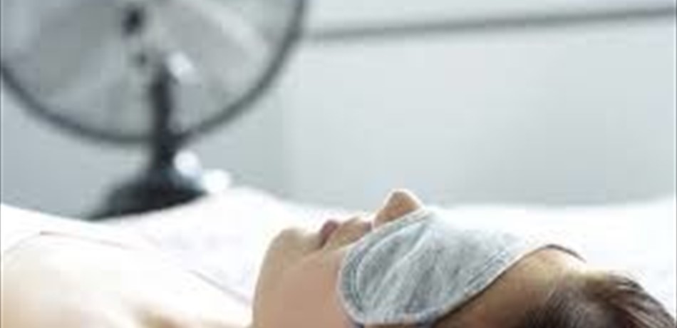 9 طرق للمساعدة على النوم خلال الطقس الحار