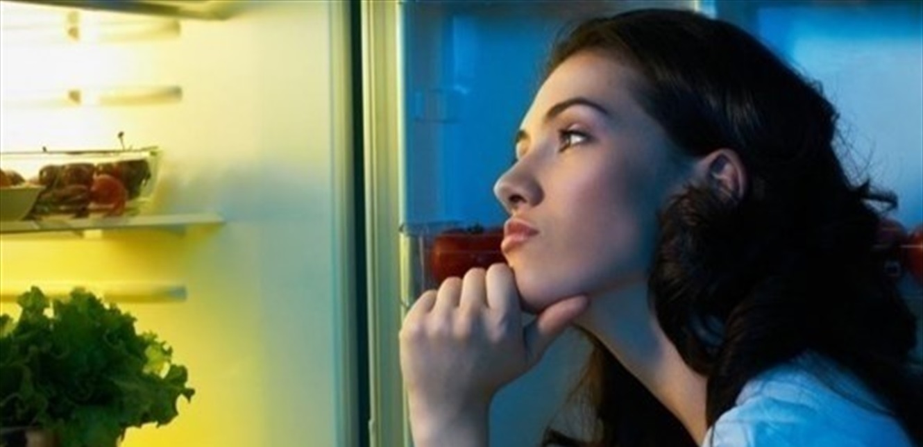 هل الأكل بعد الساعة 6 مساء مضر؟