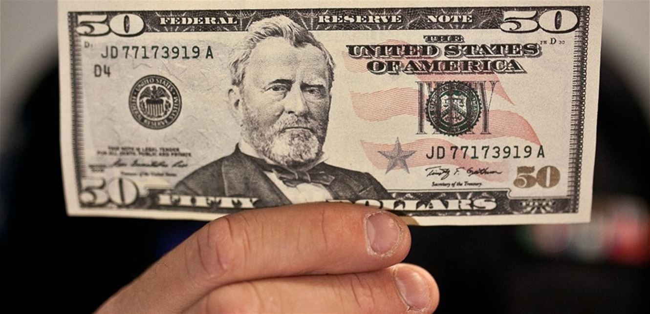 50 دولارا"