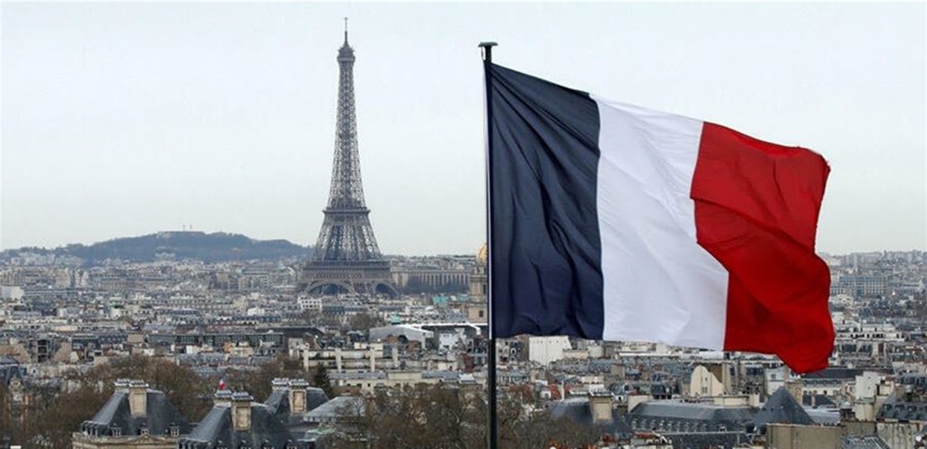 Франция призвала. Мин Франция. Франция Азербайджан. Иностранцы во Франции. Эспланада Армении в Париже.