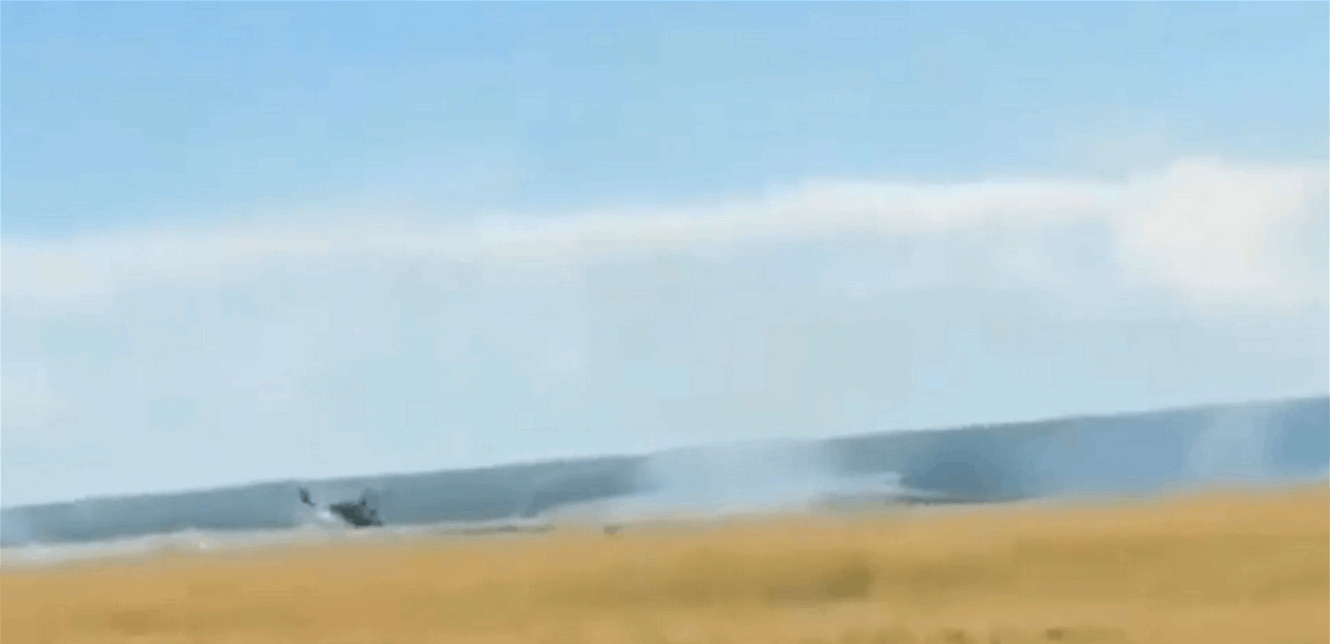 Украинский ми 8 железногорское водохранилище. Украинское поле. Украинский ми-24 поджигает пшеничное поле. Вертолет в поле. Украинские земли.