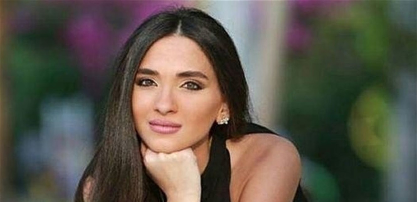 وضعت المنشفة على شعرها… ملكة جمال لبنان السابقة بإطلالة تخطف القلوب (صورة) – بوابة مشاهير