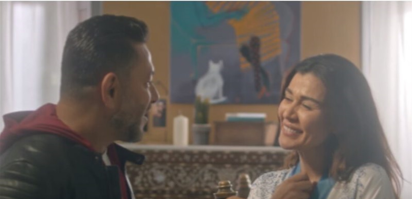 بعد ايام على وفاة شقيقها.. نادين الراسي بطلة فيديو كليب غنائي والجمهور: “ما كان بينطر زياد” – بوابة مشاهير