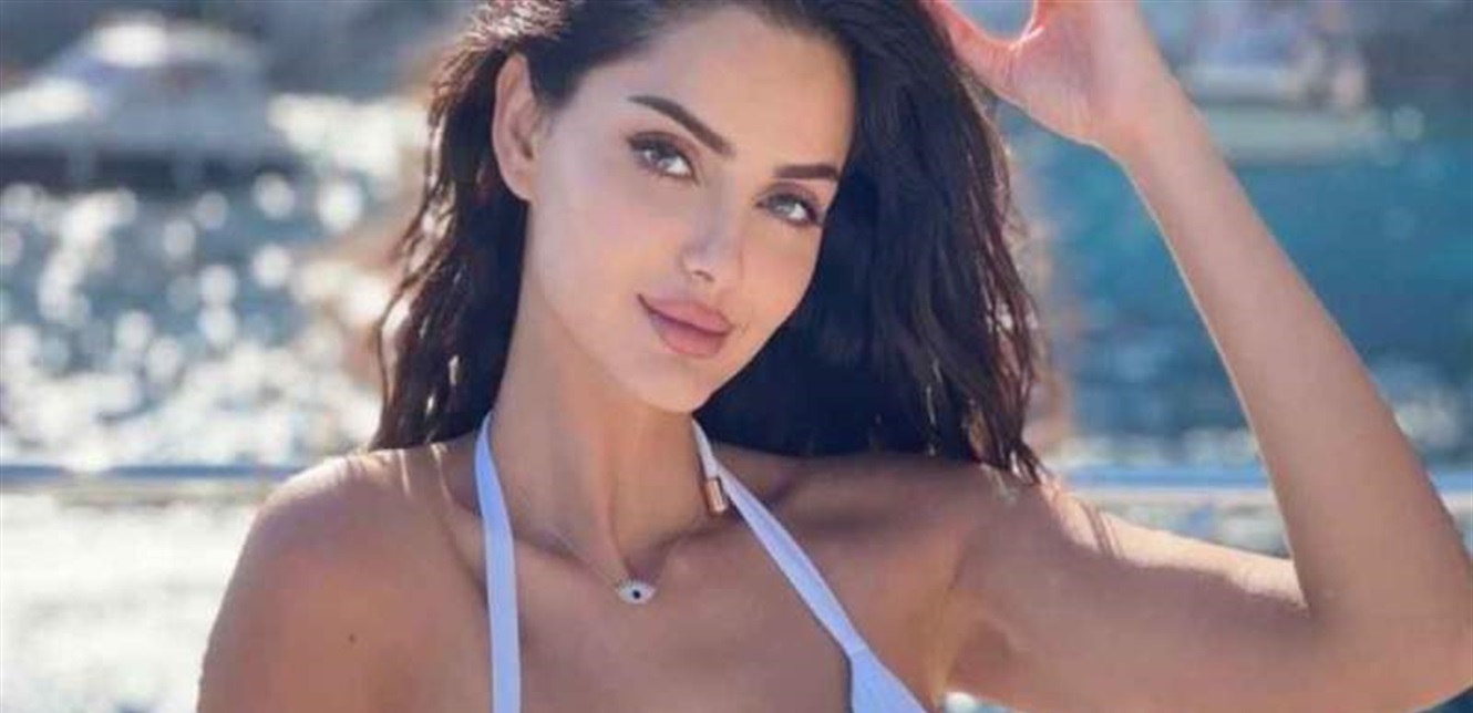 ماهلاغا جابري حافية القدمين وبفستان يخطف الأنظار في الطبيعية (صور) – بوابة مشاهير