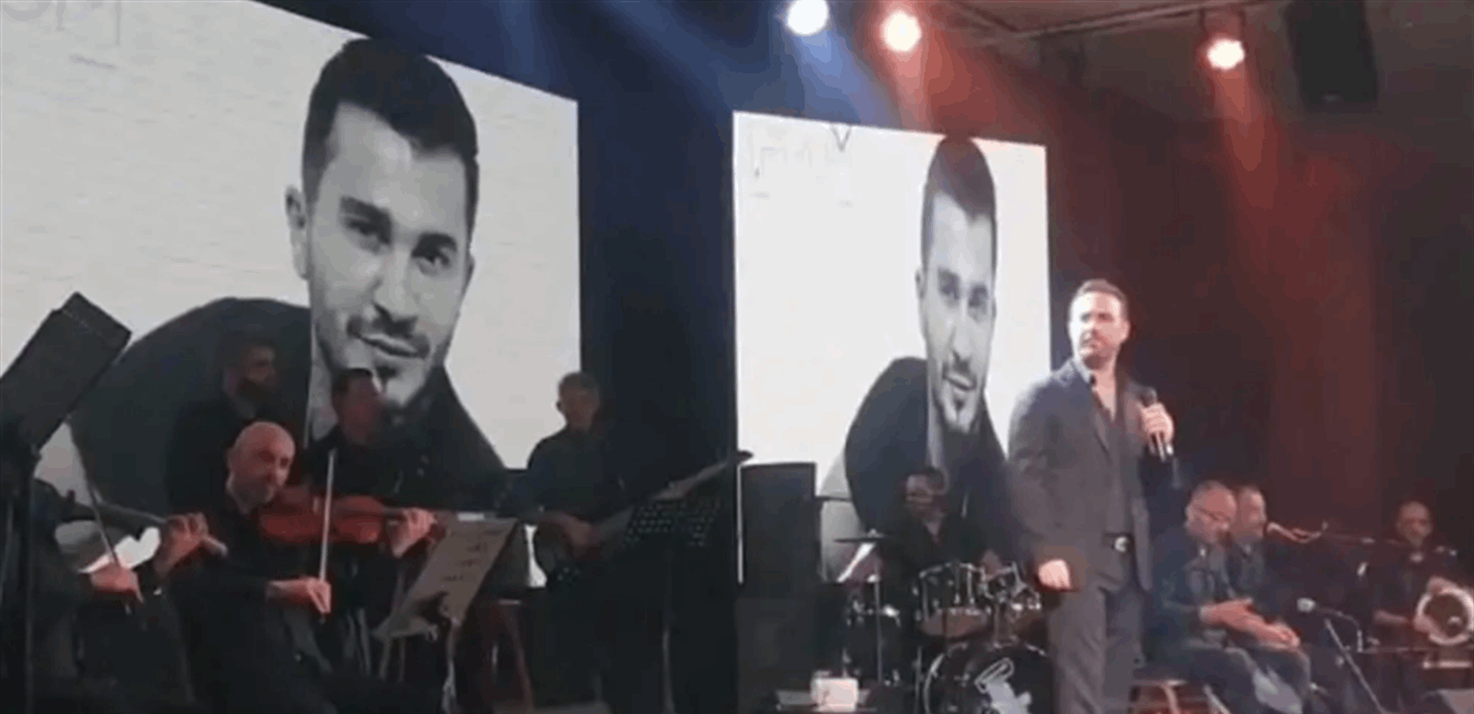 لم يتمالك دموعه على المسرح.. فنان لبناني شهير يبكي متأثرا برحيل جورج الراسي (صور) – بوابة مشاهير