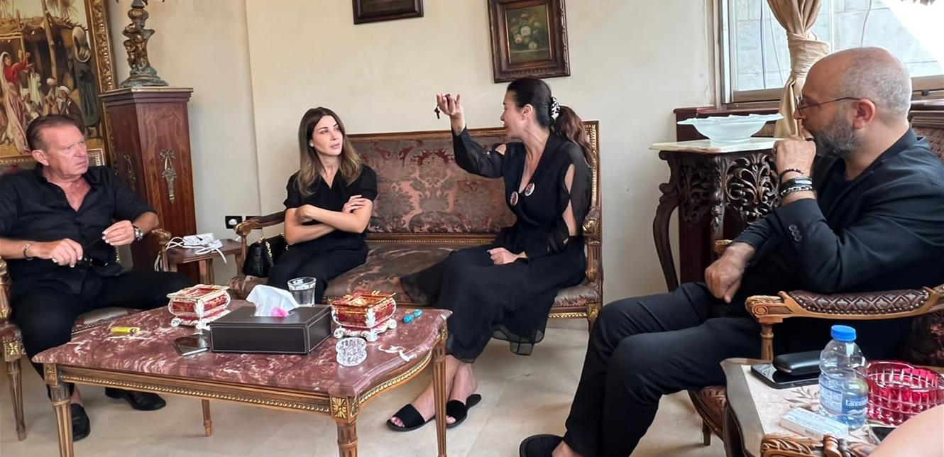 نانسي عجرم تقدم التعازي لنادين الراسي.. وفيديو يدمي القلوب – بوابة مشاهير