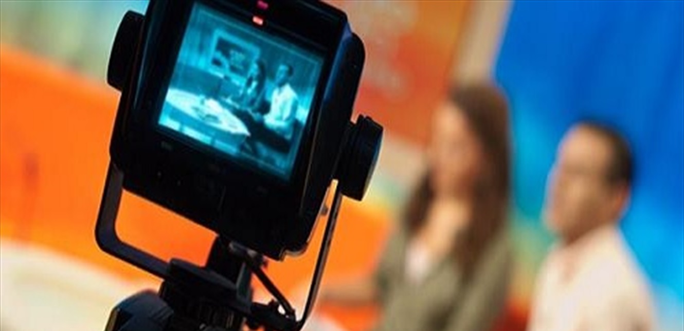 أُصيبت بجلطة دماغية… شاهدوا ما حصل مع مذيعة مباشرة على الهواء! (فيديو) – بوابة مشاهير