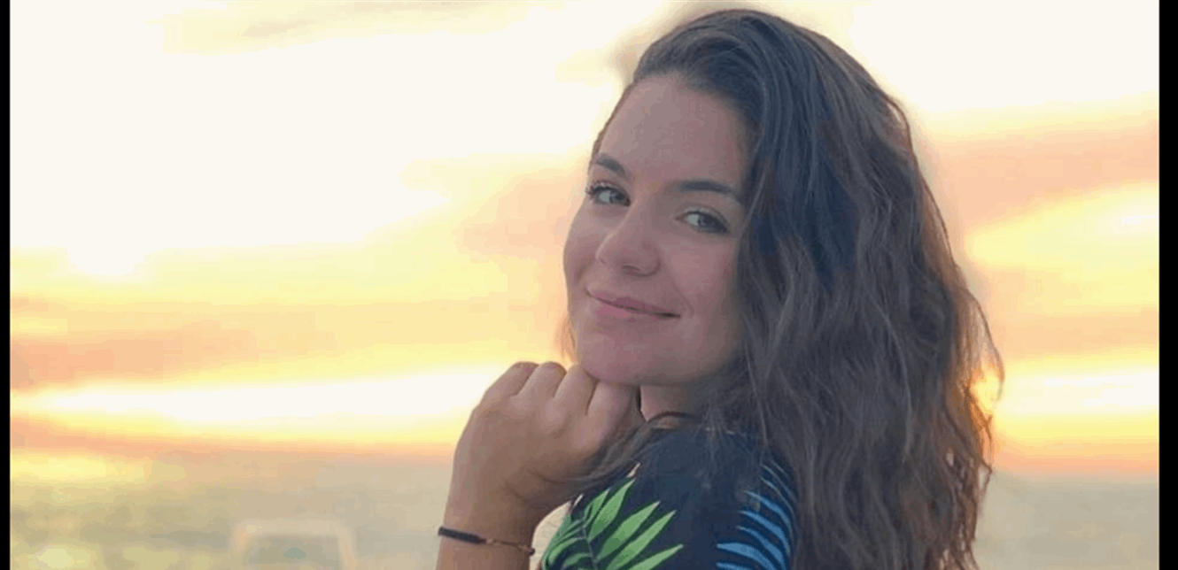 هذه الشابة الجميلة إبنة فنان لبناني شهير.. تعرفوا الى عائلته البعيدة عن الاضواء (صور) – بوابة مشاهير