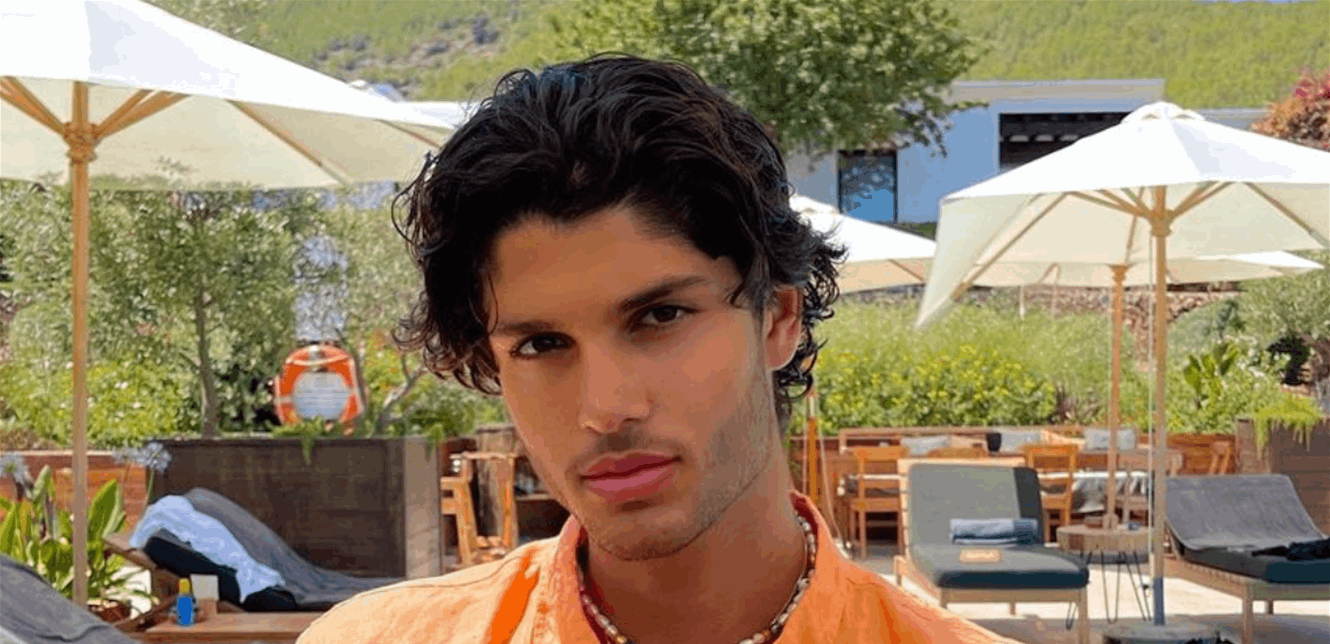 بعيداً عن عالم الأزياء… لؤي علامة برفقة والدته جيهان على السكوتر في ميلانو! (صور) – بوابة مشاهير