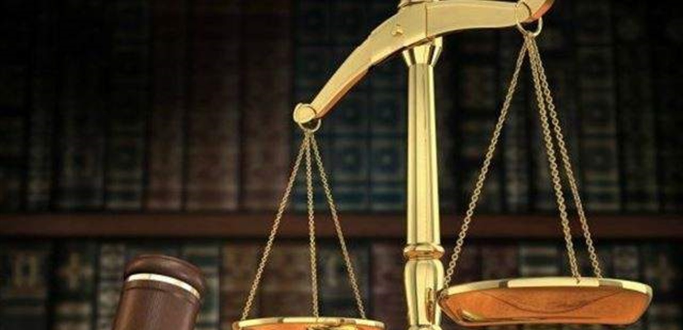 رئيس مجلس القضاء الاعلى يدّعي على نائب