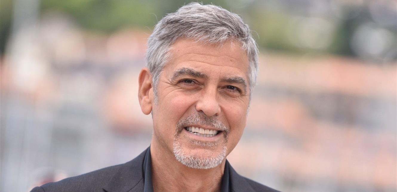 مشاهير أصبحوا آباءً لأول مرة بعد الخمسين.. كيف يصفون الشعور؟ – بوابة مشاهير