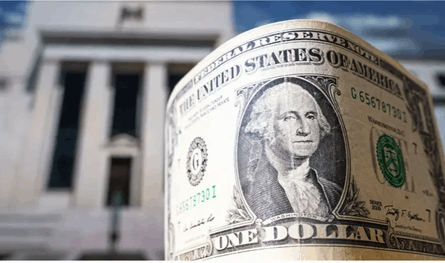 كم بلغ سعر الدولار عصراً؟ 