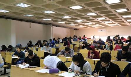 طلاب يتّجهون لترك جامعاتهم.. لا نستطيع تحمّل تكلفة النقل