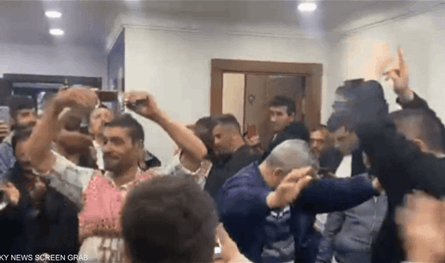 قبيل اعلان النتائج الرسمية.. أنصار أردوغان يحتلفون بالفوز 