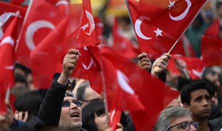 تركي موال لأردوغان يعتذر... فما القصة؟ (فيديو)