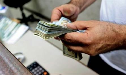 بعد انخفاضه عصراً.. على أي تسعيرة أقفل دولار السوق الموازية؟ 