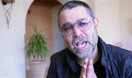 فنان لبناني معتزل يتحدث لأول مرة عن المساكنة التي تعيشها ابنته.. ويروي التجربة ذاتها مع زوجته (فيديو)
