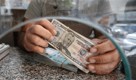 الدولار يُعاود ارتفاعه.. هذه تسعيرته في السوق الموازية
