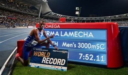إنجازٌ رياضي جديد.. إثيوبي يحطّم رقماً عالمياً في سباق الـ3000 متر