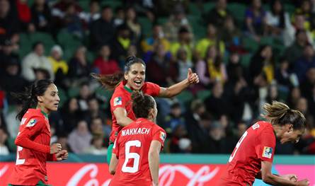 مشاهد تقشعر لها الأبدان.. منتخب المغرب يكتب التاريخ ويتأهل لربع نهائي كأس العالم للسيدات (فيديو)