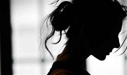 حادثة مؤلمة في الوسط الفني.. انتحار فنانة شابة ووالدها يكشف السبب         
