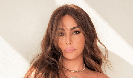بـ&quot;العقد&quot;.. إليسا أهم نجوم العالم