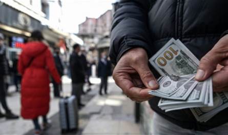 ترّقبوا.. هذا ما قرّره صرّافون في سوق الدولار