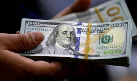 بشكل مفاجىء... إنحفاض كبير للدولار في بلدٍ عربيّ
