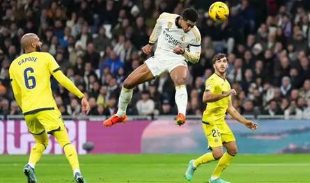 لاعب سيتي السابق يشيد ببيلينجهام نجم ريال مدريد!
