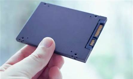 كسر سرعة أقراص التخزين SSD أصبح ممكنًا.. كيف؟