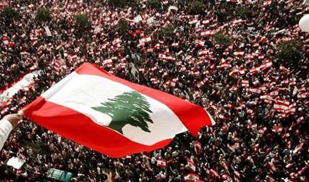 شعبُ لبنان منقسم.. بين ساحتي الحرب والسهر