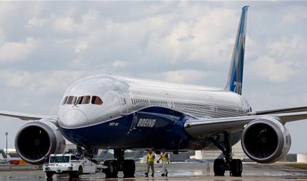 مهندس يكشف: طائرة 787 دريملاينر غير آمنة ويمكن أن تنهار.. فكيف ردّت الشركة؟!