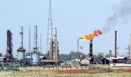 العراق يطرح عطاءات لترسية عقود للتنقيب عن النفط والغاز