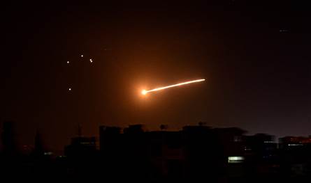 سانا: عدوان إسرائيلي استهدف مواقع الدفاع الجوي السورية