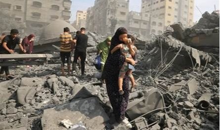 تصريحاتٌ غير عادية.. كيف قرأ سكان غزة التصعيد الإيراني - الإسرائيلي؟