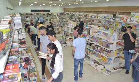طرابلس تخلع عباءة الخوف.. وتواجه الحرب بالكتب والثقافة