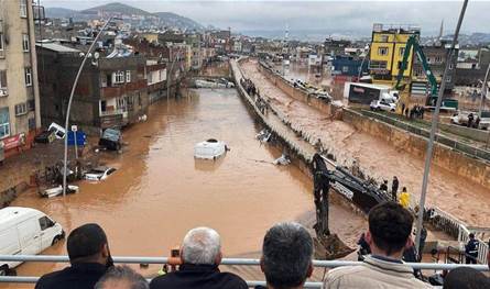 خبراء الارصاد يحذّرون.. حر شديد في مصر وتركيا وسيول وفيضانات في سوريا