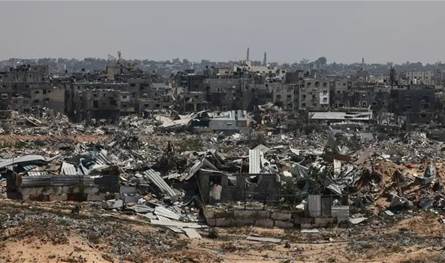 معالمها اختفت.. كم سنة تحتاج غزة لإزالة ركام الحرب؟