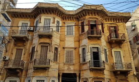 فقدانها يُهدد الهوية اللبنانية.. القصور والأبنية التُراثية إرث منسي مهجور (صور)