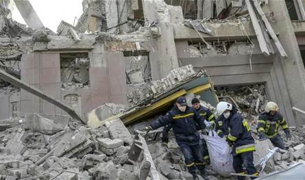 مسيّرة روسية تدمّر فندقًا جنوب أوكرانيا.. من كان بداخله؟