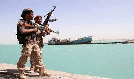 الحوثيون يعلنون استهداف سفن في خليج عدن والمحيط الهندي