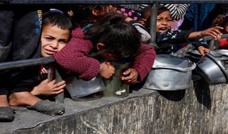 سوء التغذية يهدد حياة أكثر من 3500 طفل في قطاع غزة