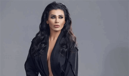 بعد اقتحامها منزلا وإنقاذها طفلا.. نادين الراسي ترقص بإثارة في إحدى السهرات بفستان مكشوف (صور) 