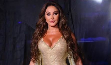 "لابسة شرشف".. اليسا تتعرّض للانتقادات بسبب إطلالتها في حفل بمصر شاهدوا كيف بدت (فيديو)