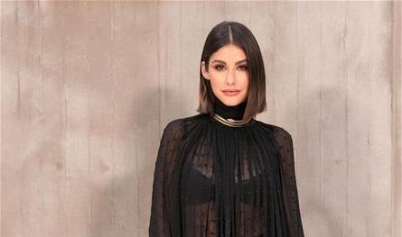 "ناسية البنطلون".. عارضة أزياء لبنانية شهيرة بإطلالات جريئة جدا في باريس شاهدوا ماذا ارتدت (صور)