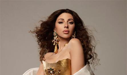 برفقة أولادها... شاهدوا تزيين ميريام فارس لشجرة عيد الميلاد (فيديو) 