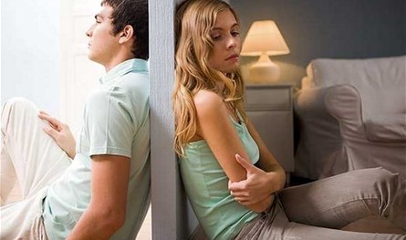 الشعور بالوحدة بين حبيبين.. الحلّ بين أيديكم!
