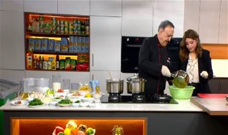 سجال بين الشيف انطوان وإعلامية "الجديد".. شاهدوا ما حصل بينهما مباشرة على الهواء